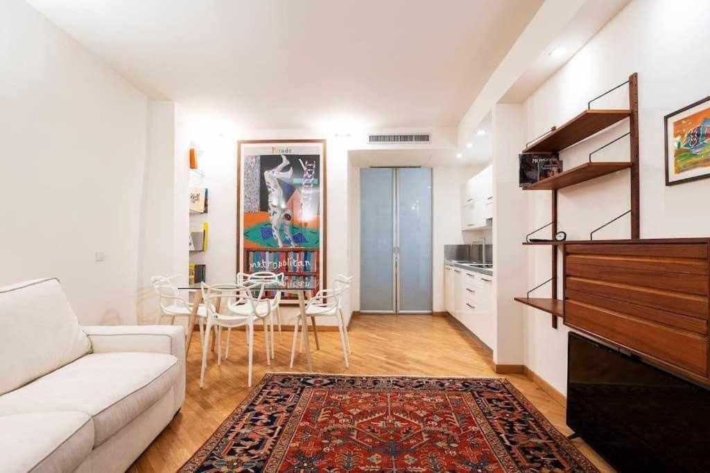 Brera Area Lovely Apt Close To Piazza Duomo Milano Dış mekan fotoğraf